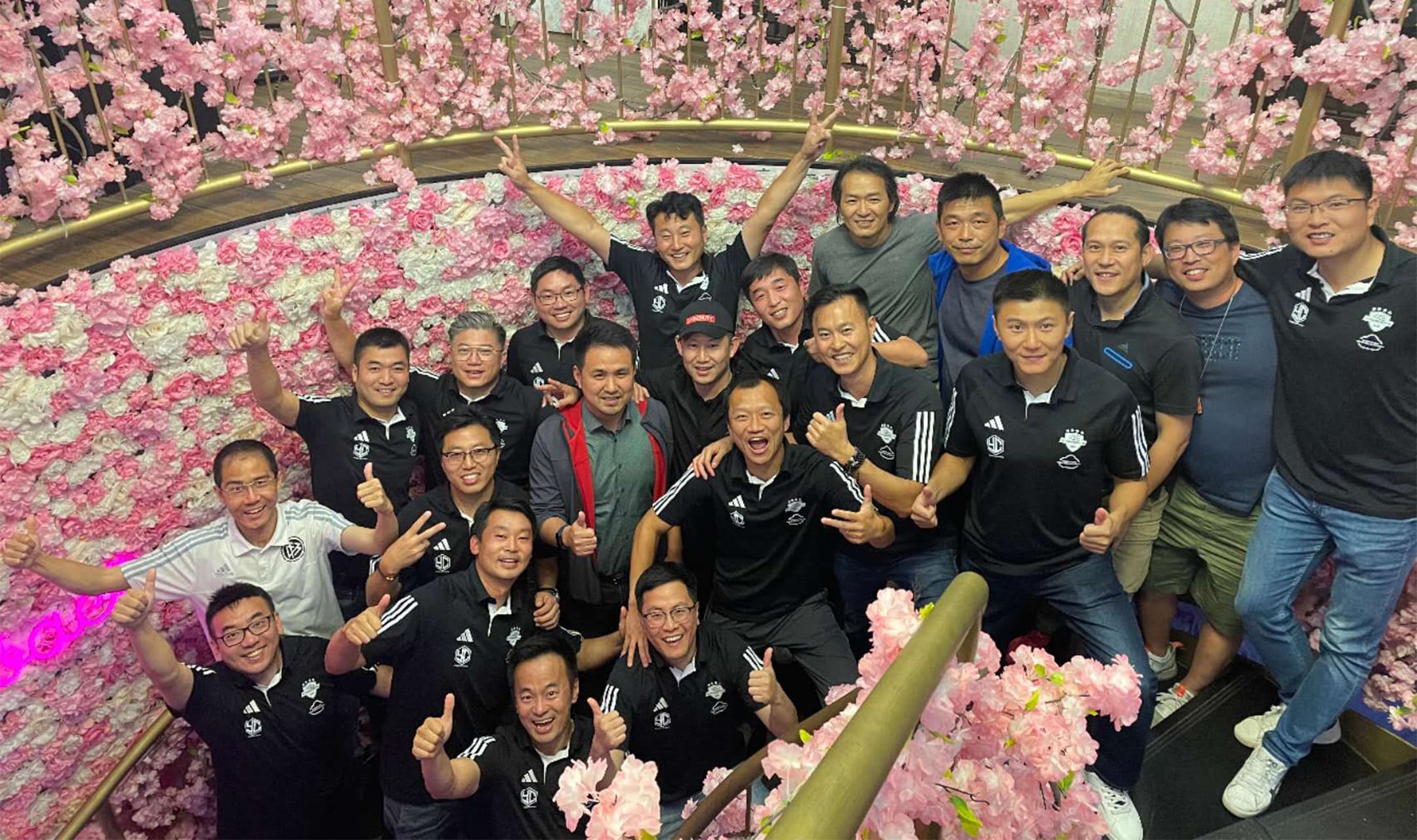 法兰克福坚强JQ足球队合影